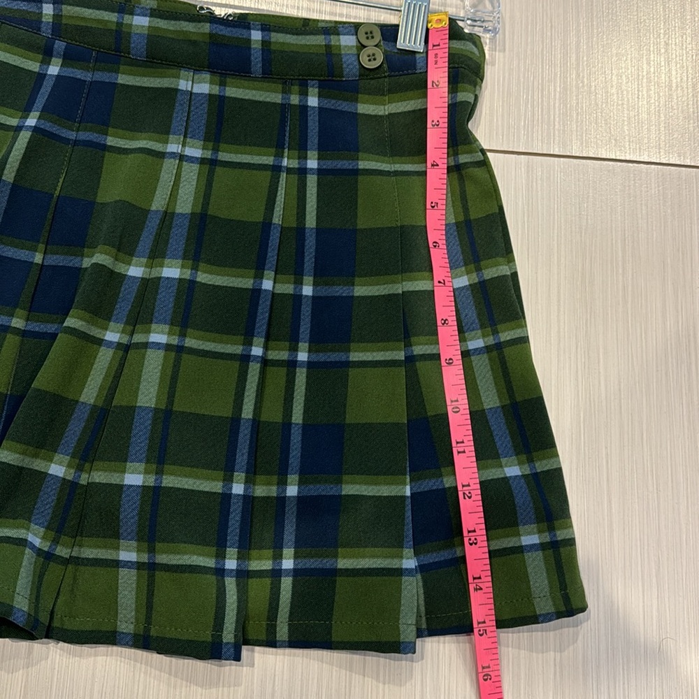 WeWoreWhat NWT Classic Plaid Tennis Skirt(Skort) with underneath Shorts. - Picture 7 of 8